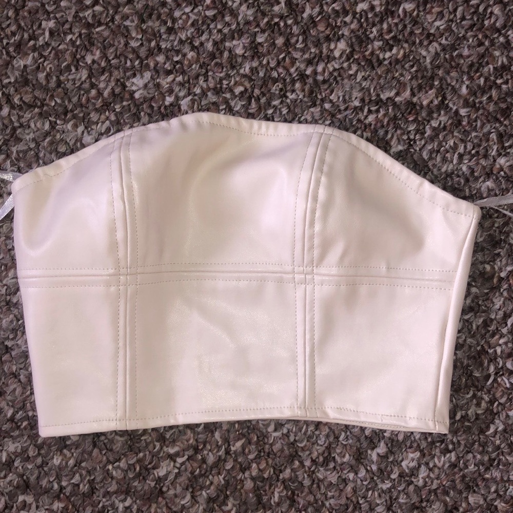 Cropped/tubbed leather top